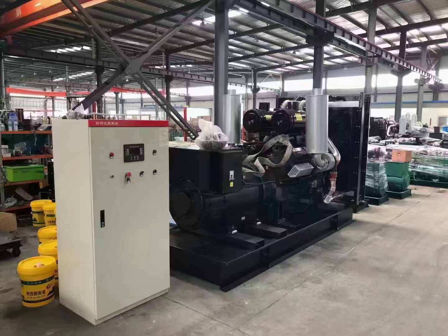 宝山柴油发电机组负载测试时，若出现异常运行状态应如何处理？